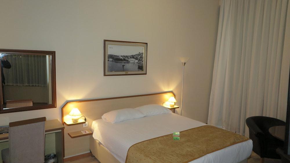 เอเม็กโซเทล โกแชลิ Hotel โคจาเอลี ภายนอก รูปภาพ