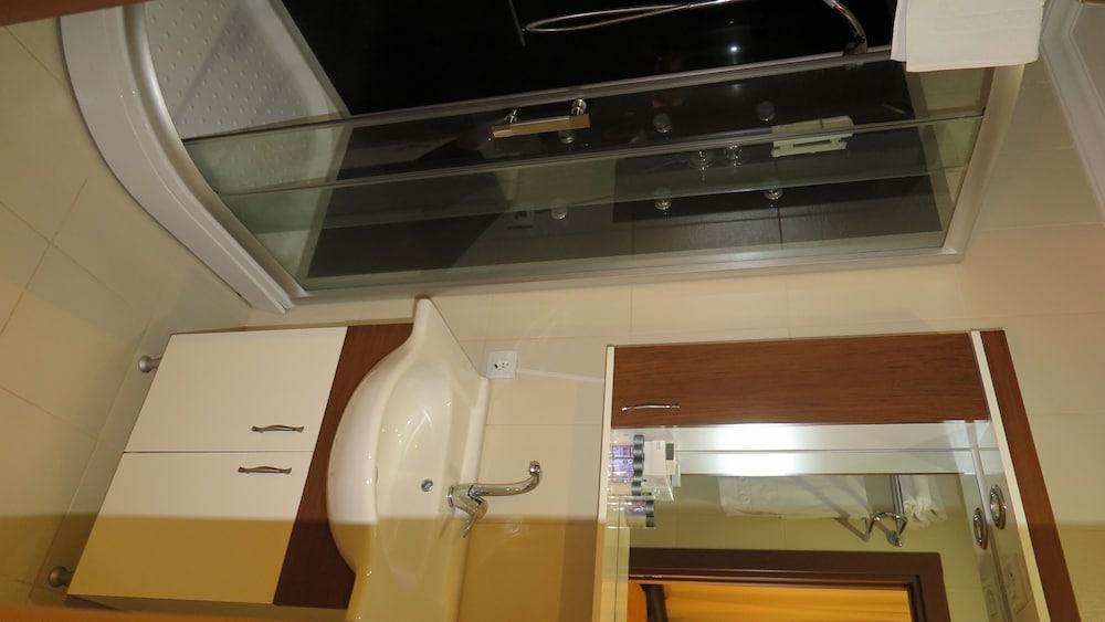 เอเม็กโซเทล โกแชลิ Hotel โคจาเอลี ภายนอก รูปภาพ