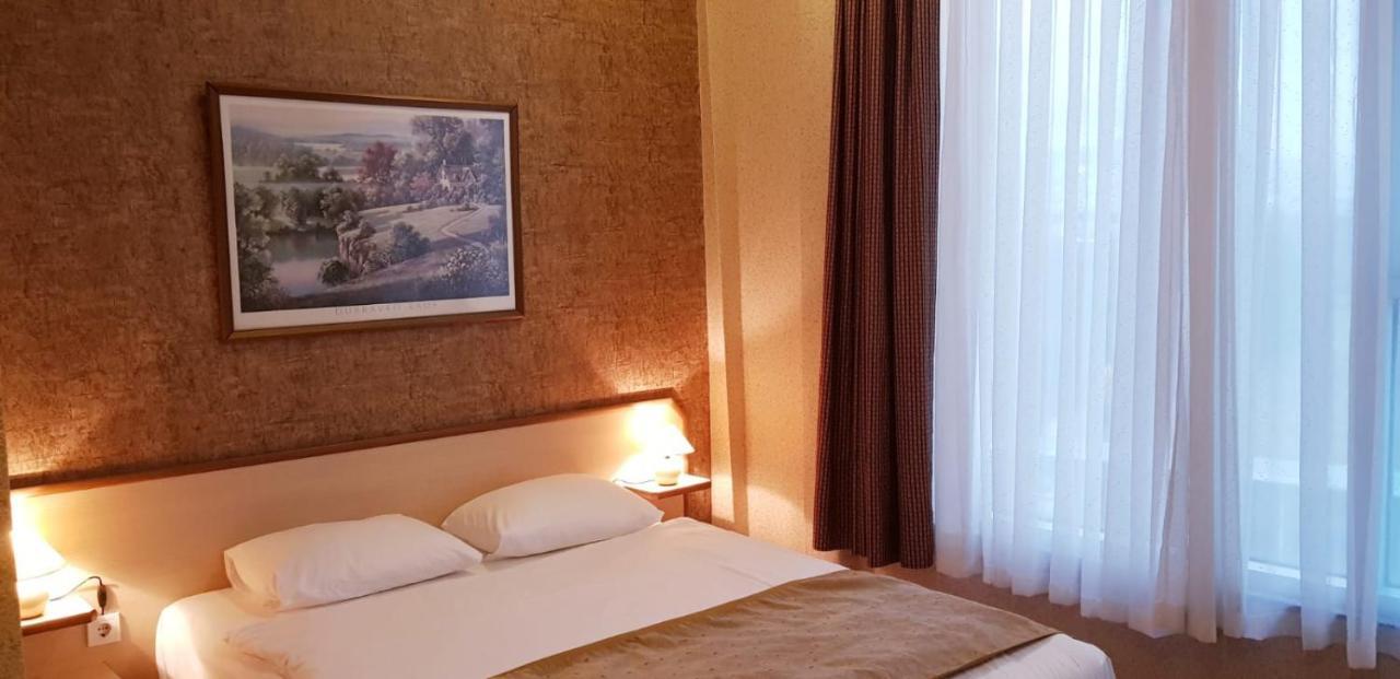 เอเม็กโซเทล โกแชลิ Hotel โคจาเอลี ภายนอก รูปภาพ